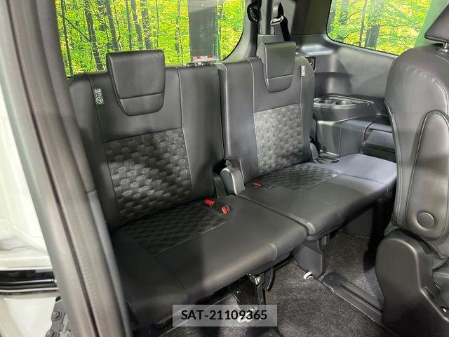 Toyota VOXY HYBRID 2026-02 6678718-9