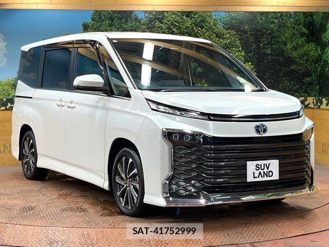 Toyota VOXY HYBRID 2023-08 6678731-17