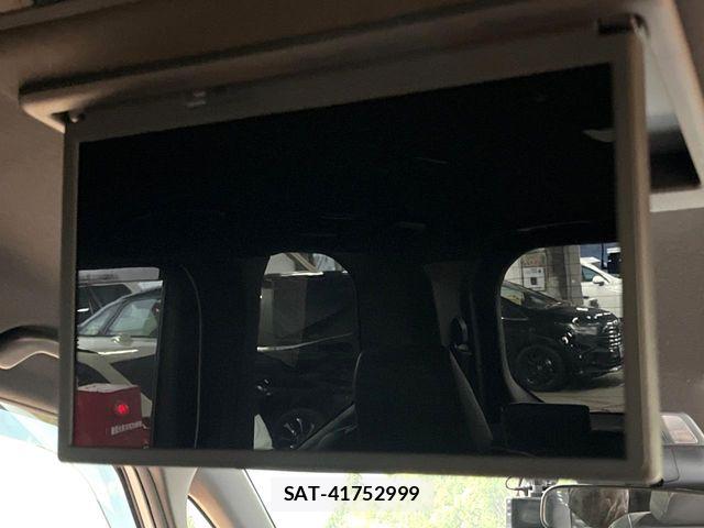 Toyota VOXY HYBRID 2023-08 6678731-2