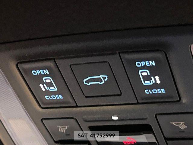 Toyota VOXY HYBRID 2023-08 6678731-5