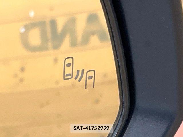 Toyota VOXY HYBRID 2023-08 6678731-6