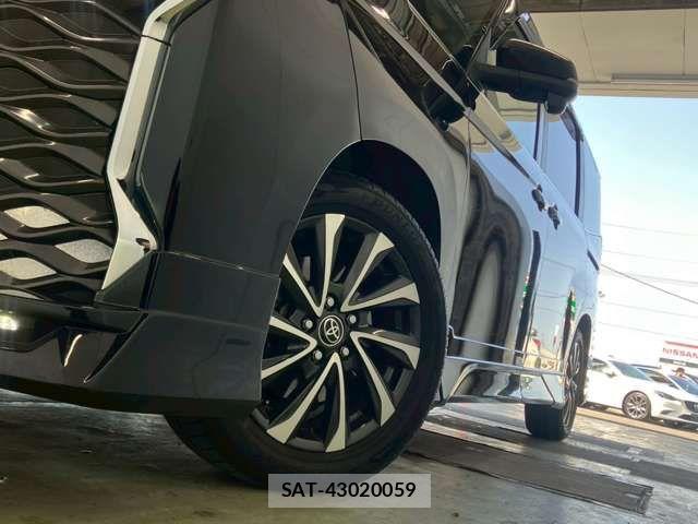 Toyota VOXY HYBRID 2022-10 6678747-15