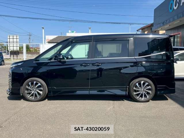 Toyota VOXY HYBRID 2022-10 6678747-17