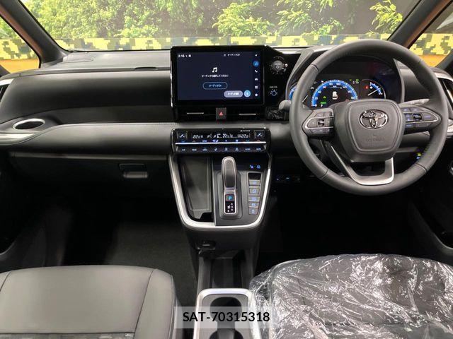 Toyota VOXY HYBRID 2026-04 6678713-1