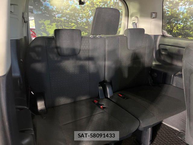 Toyota VOXY HYBRID 2015-03 6678764-10