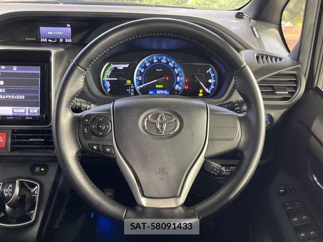 Toyota VOXY HYBRID 2015-03 6678764-12