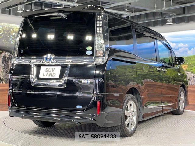 Toyota VOXY HYBRID 2015-03 6678764-17