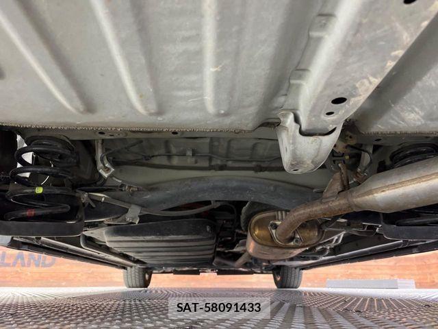 Toyota VOXY HYBRID 2015-03 6678764-19