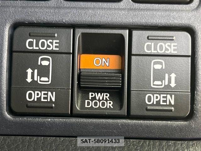 Toyota VOXY HYBRID 2015-03 6678764-4