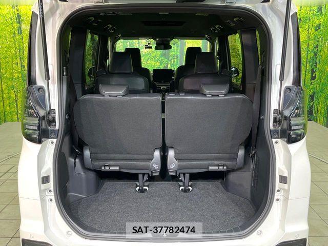 Toyota VOXY HYBRID 2025-10 6678724-9