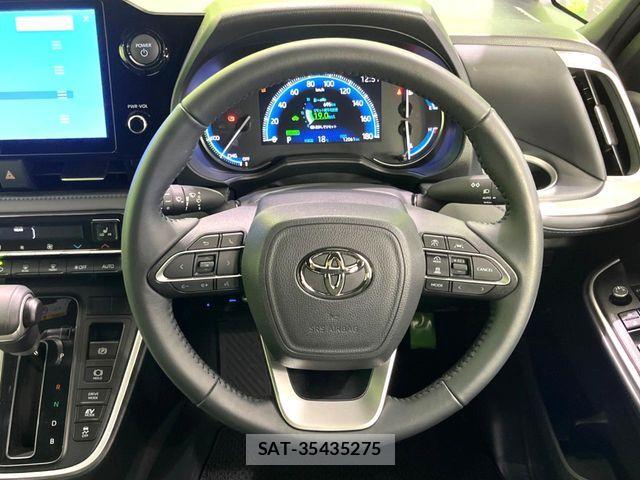 Toyota VOXY HYBRID 2025-10 6678741-11
