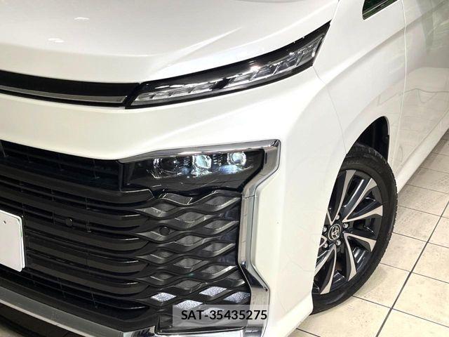 Toyota VOXY HYBRID 2025-10 6678741-12