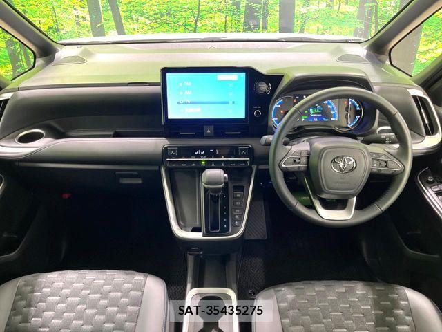Toyota VOXY HYBRID 2025-10 6678741-1