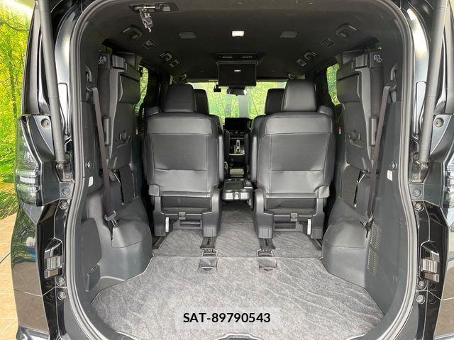Toyota VOXY HYBRID 2023-09 6678735-12