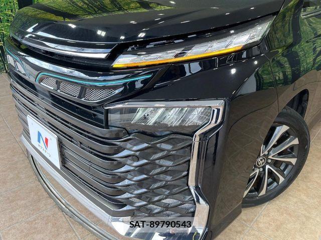 Toyota VOXY HYBRID 2023-09 6678735-14