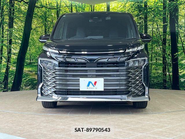 Toyota VOXY HYBRID 2023-09 6678735-16
