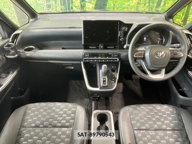 Toyota VOXY HYBRID 2023-09 6678735-1