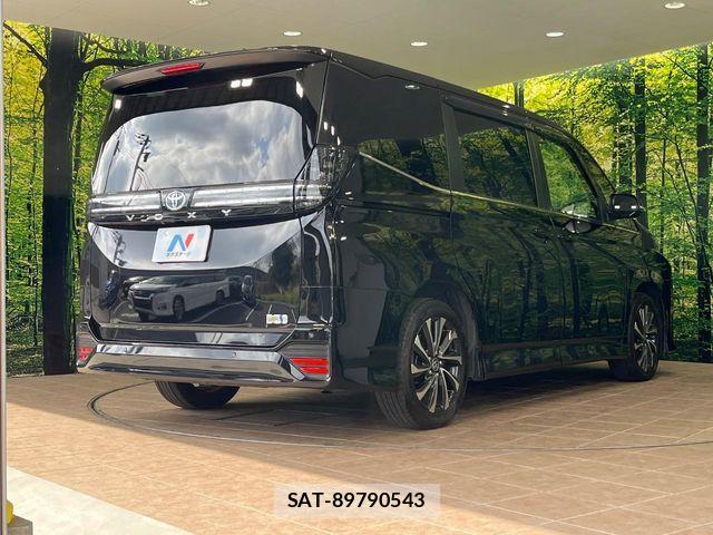 Toyota VOXY HYBRID 2023-09 6678735-19
