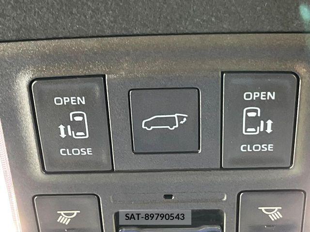 Toyota VOXY HYBRID 2023-09 6678735-5