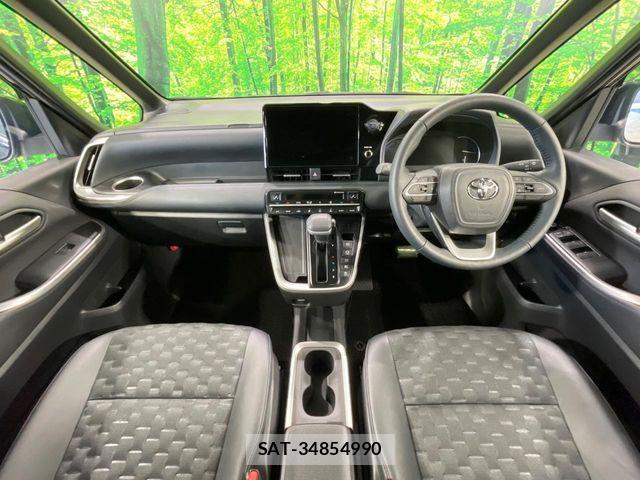 Toyota VOXY HYBRID 2024-06 6678727-1