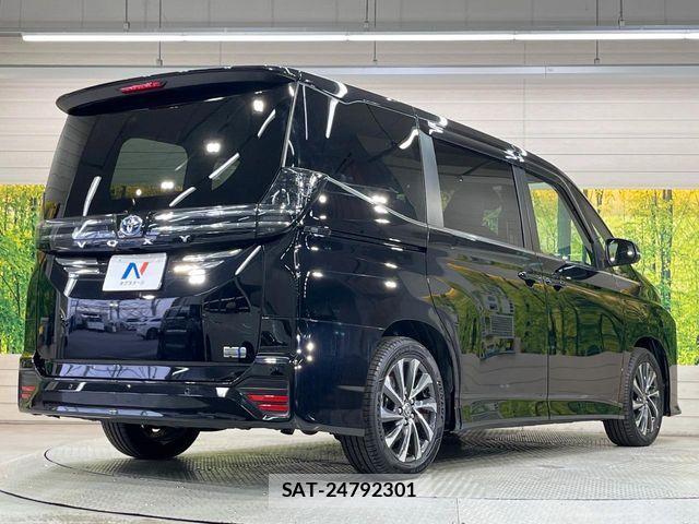 Toyota VOXY HYBRID 2022-10 6678744-15