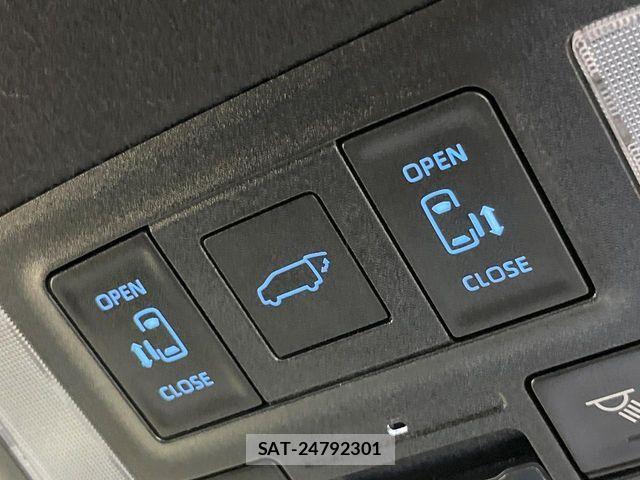 Toyota VOXY HYBRID 2022-10 6678744-3