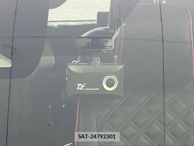 Toyota VOXY HYBRID 2022-10 6678744-4
