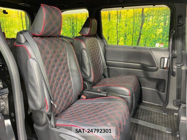 Toyota VOXY HYBRID 2022-10 6678744-7