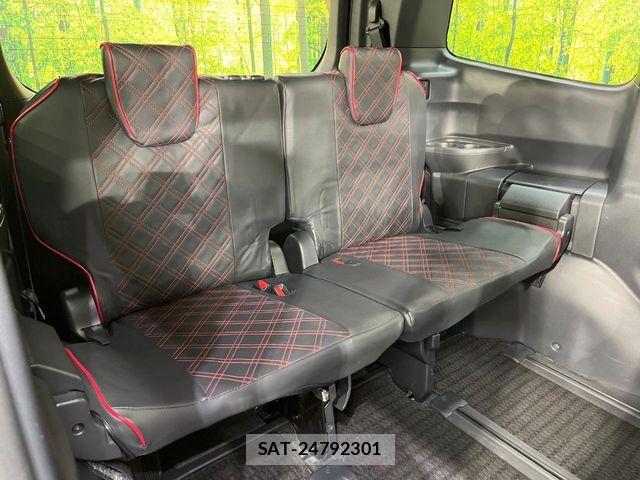 Toyota VOXY HYBRID 2022-10 6678744-8