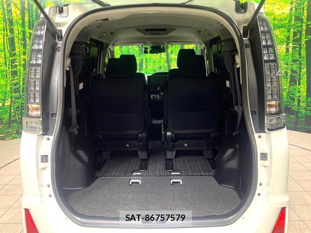 Toyota VOXY HYBRID 2016-01 6678758-10