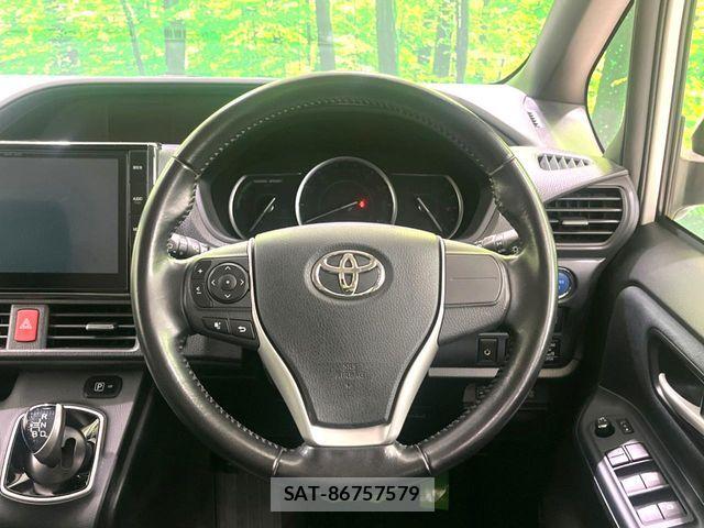 Toyota VOXY HYBRID 2016-01 6678758-11