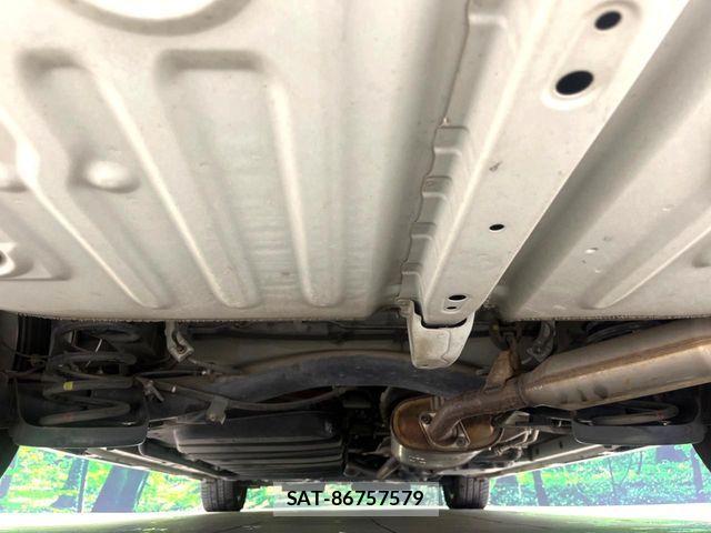 Toyota VOXY HYBRID 2016-01 6678758-19