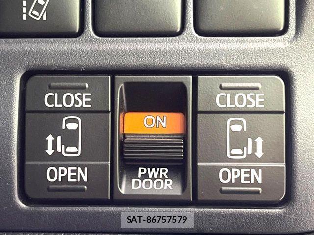 Toyota VOXY HYBRID 2016-01 6678758-5