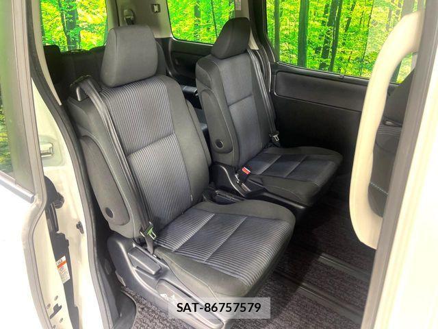 Toyota VOXY HYBRID 2016-01 6678758-8