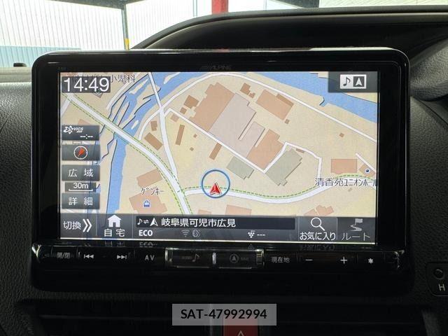 Toyota VOXY HYBRID 2016-11 6678757-13