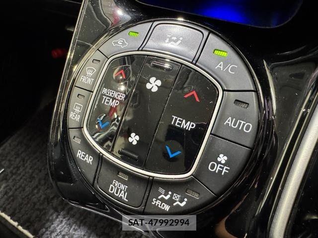Toyota VOXY HYBRID 2016-11 6678757-16
