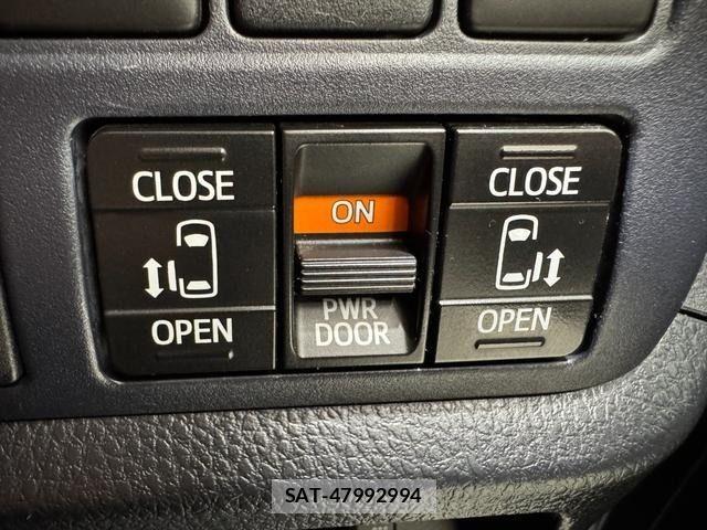 Toyota VOXY HYBRID 2016-11 6678757-18