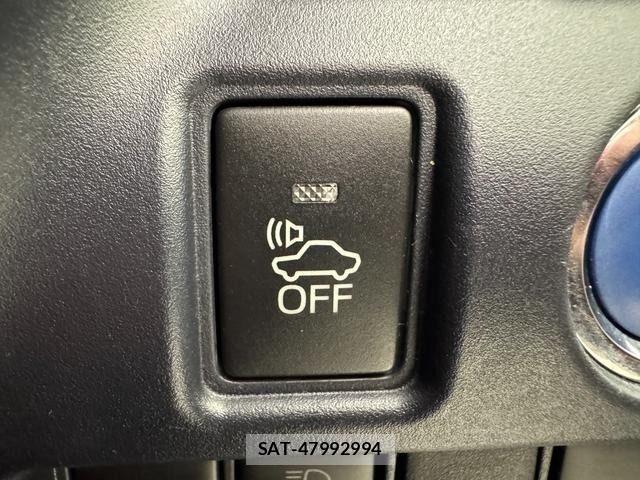 Toyota VOXY HYBRID 2016-11 6678757-20