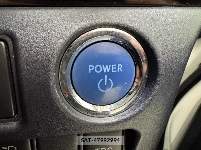 Toyota VOXY HYBRID 2016-11 6678757-21