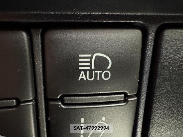 Toyota VOXY HYBRID 2016-11 6678757-23