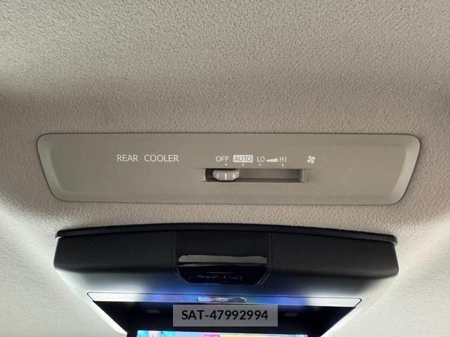 Toyota VOXY HYBRID 2016-11 6678757-27