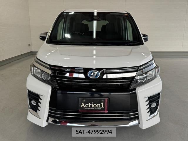 Toyota VOXY HYBRID 2016-11 6678757-2