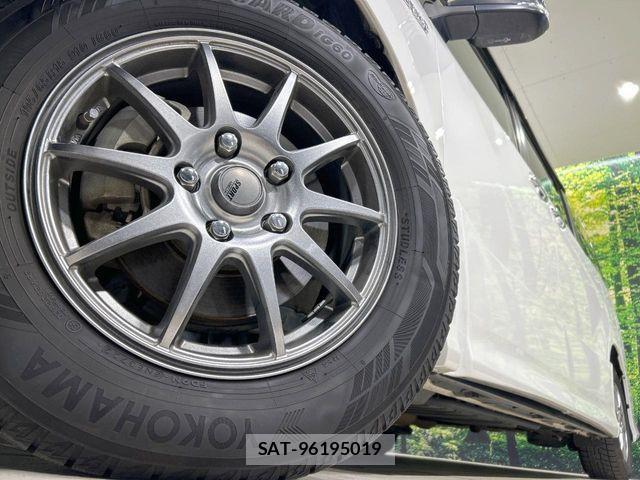Toyota VOXY HYBRID 2017-06 6678759-13