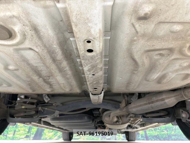 Toyota VOXY HYBRID 2017-06 6678759-18
