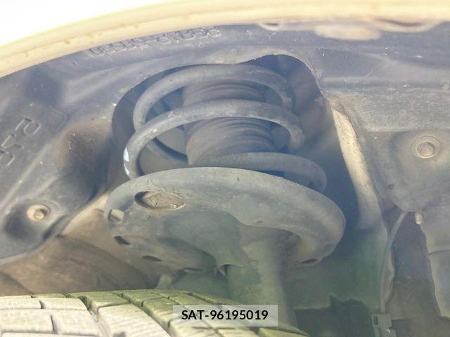 Toyota VOXY HYBRID 2017-06 6678759-19