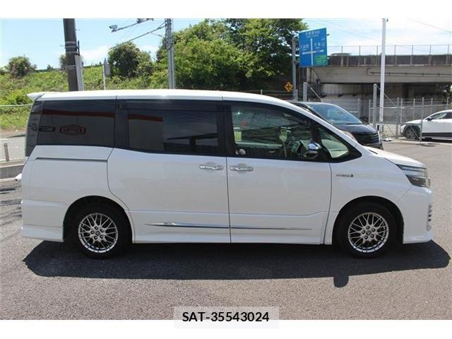 Toyota VOXY HYBRID 2016-08 6678761-9