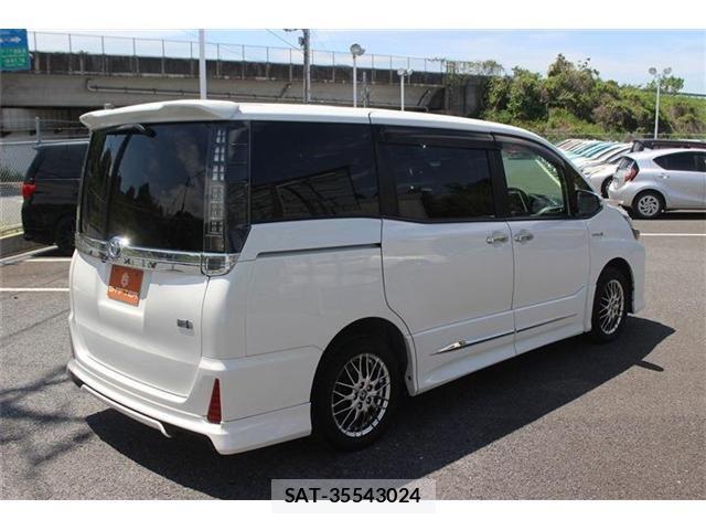 Toyota VOXY HYBRID 2016-08 6678761-10