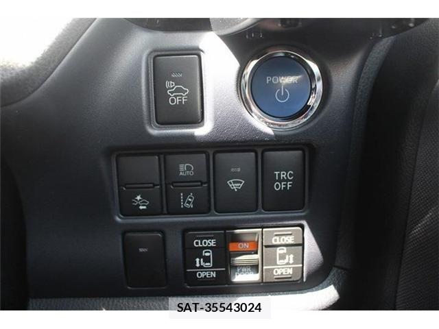Toyota VOXY HYBRID 2016-08 6678761-3