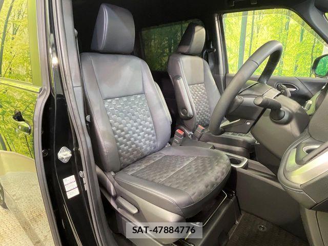Toyota VOXY HYBRID 2023-02 6678734-9