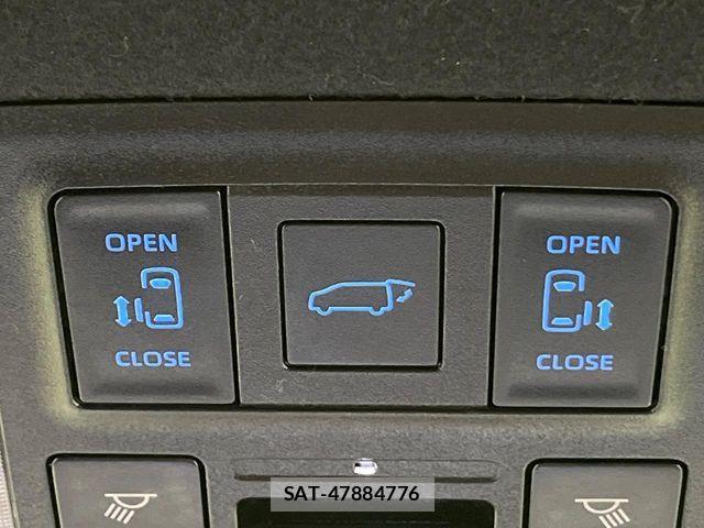 Toyota VOXY HYBRID 2023-02 6678734-2